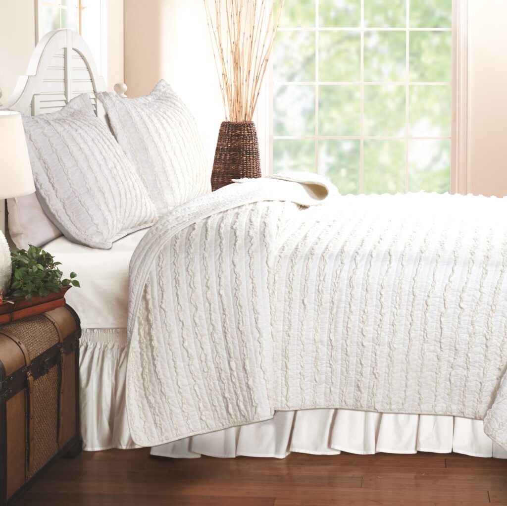 Ruffled Quilt Set 3Piece Full/Queen Greenland Home Fashions